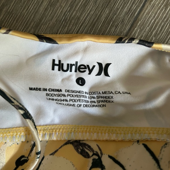 Floral Hurley sports bra - Picture 2 of 3